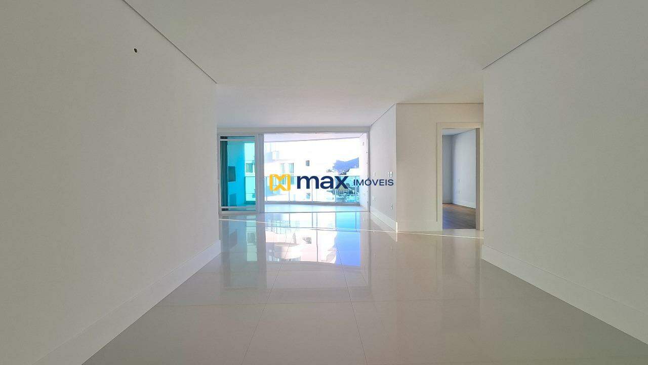 Apartamento à venda no Praia Brava: Living integrado