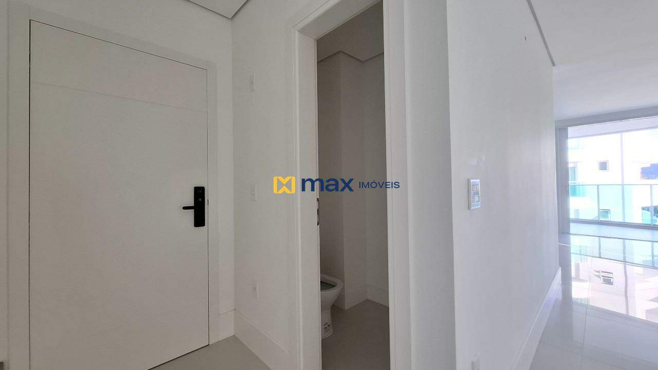 Apartamento à venda no Praia Brava: Entrada 