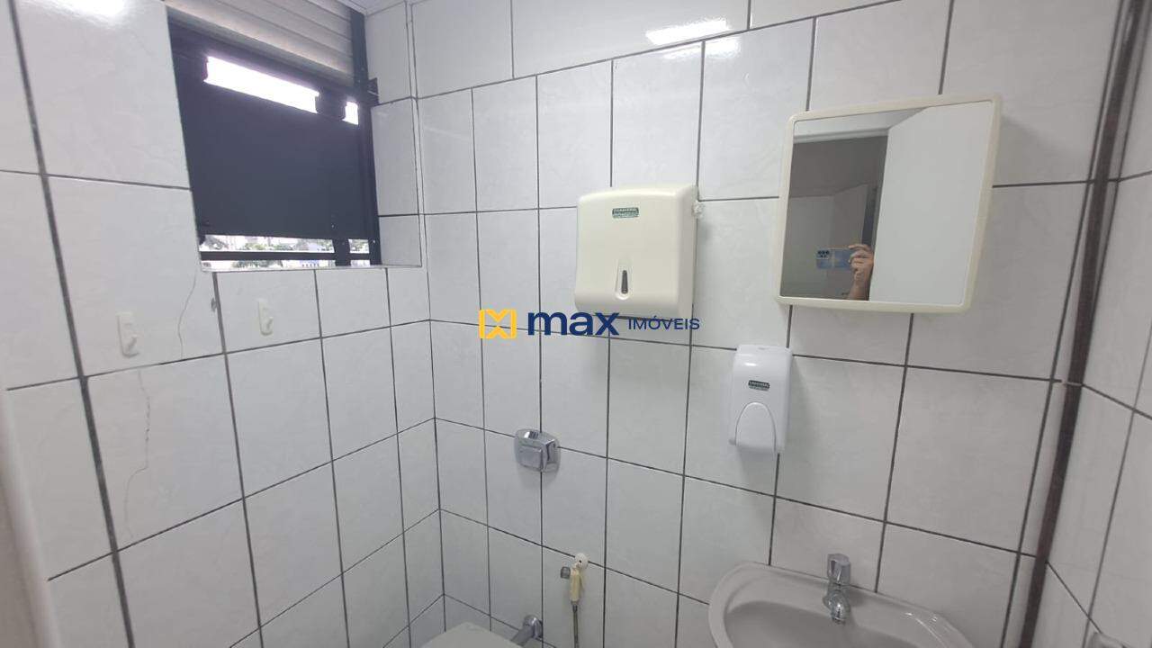 Sala para aluguel no Centro: Banheiro Social 2