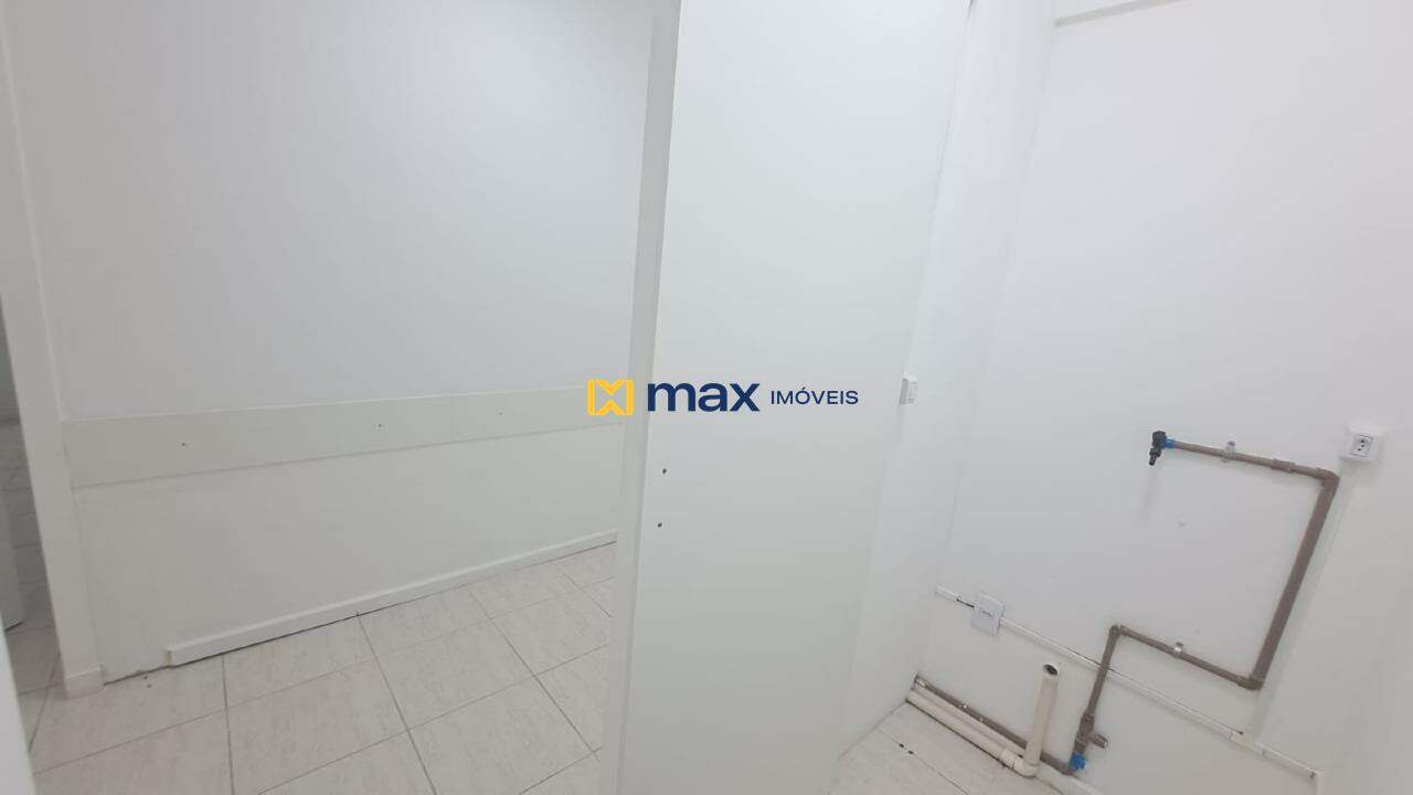 Sala para aluguel no Centro: Deposito