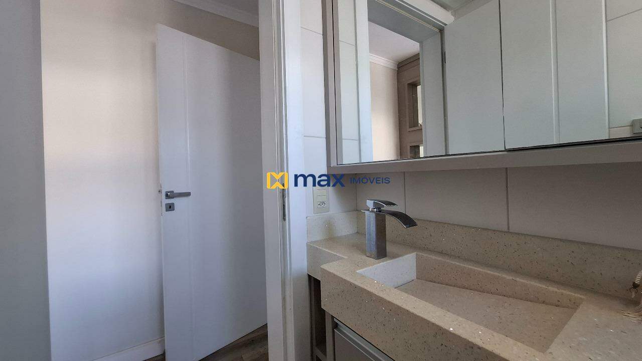 Apartamento à venda no São João: Banheiro suíte