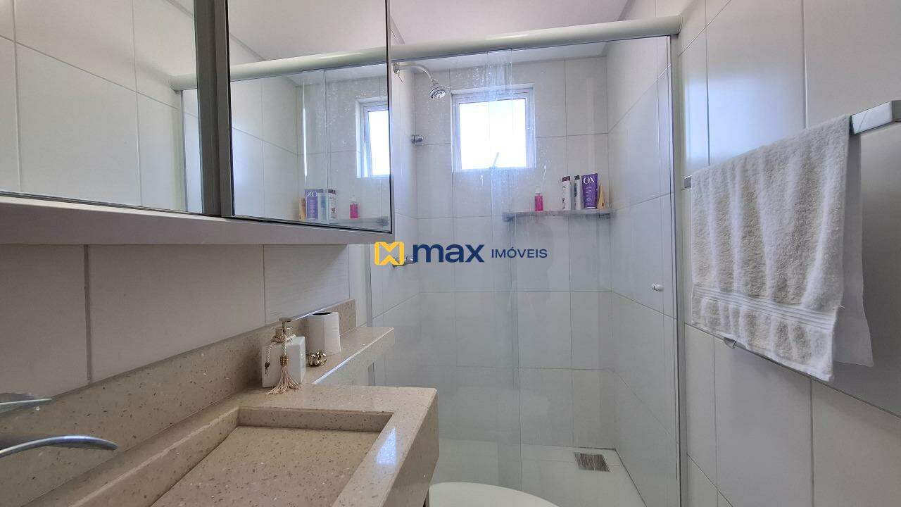 Apartamento à venda no São João: Banheiro suíte