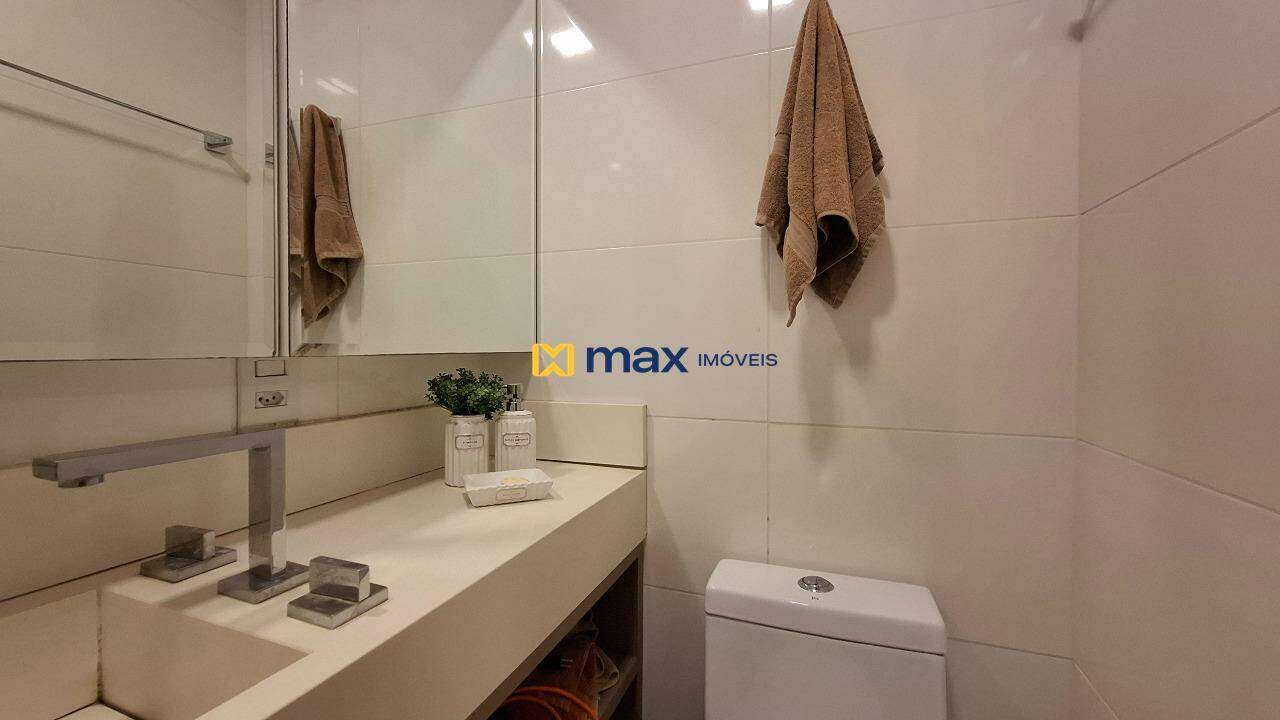 Apartamento à venda no São João: Banheiro suíte 