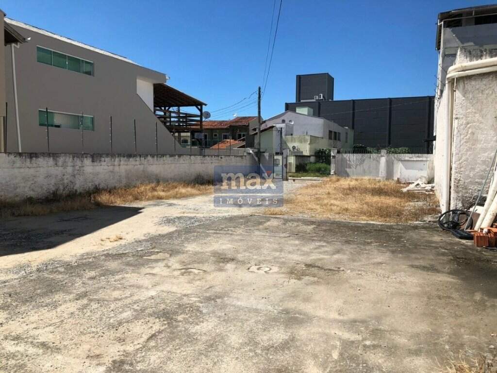 Prédio Comercial à venda no São Vicente: Quintal