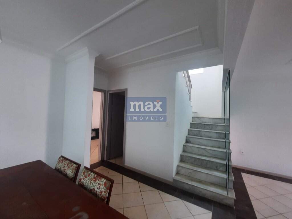 Casa à venda no Centro: