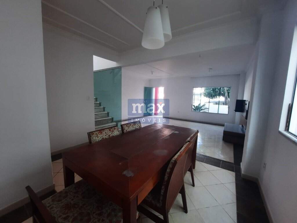 Casa à venda no Centro: