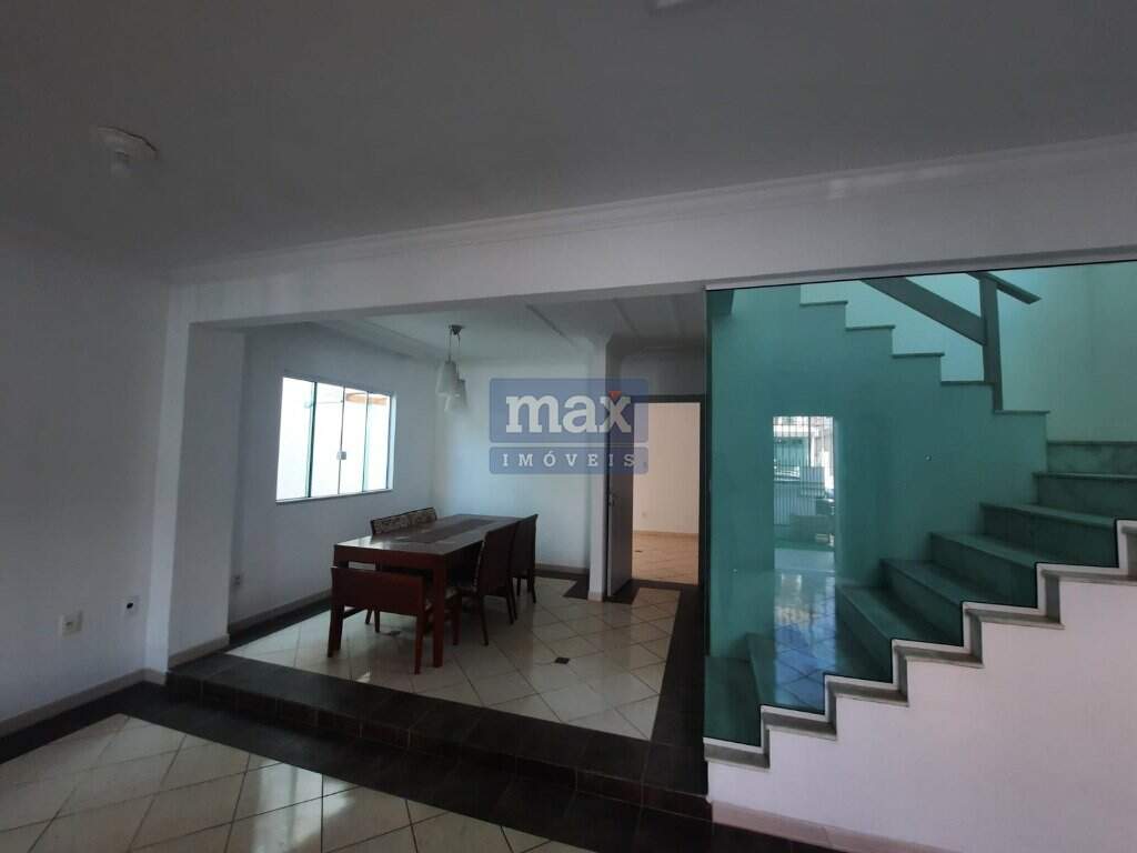 Casa à venda no Centro: 