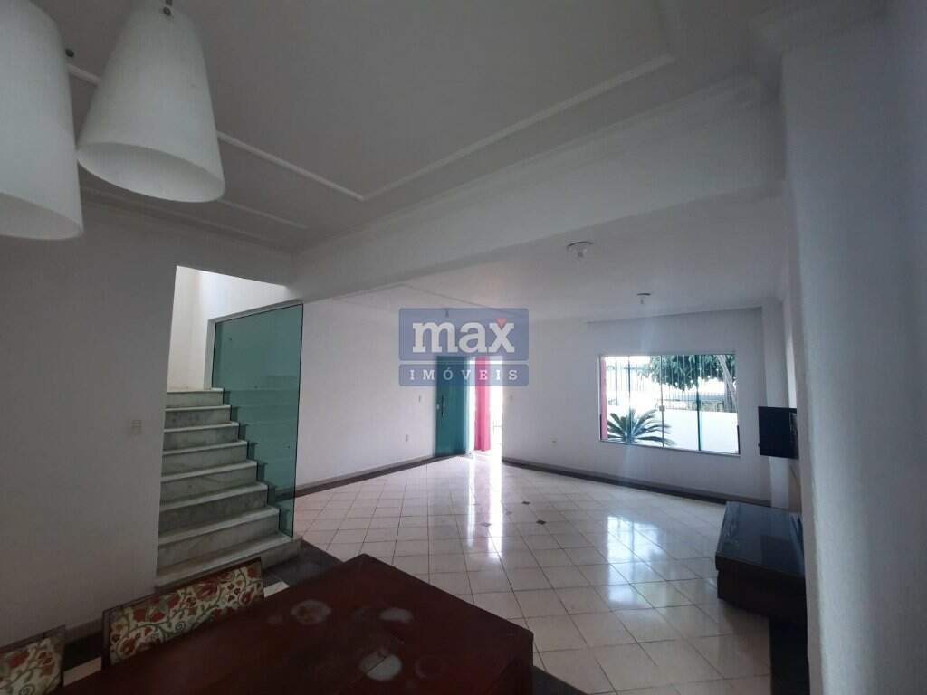 Casa à venda no Centro: