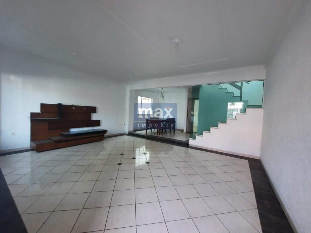Casa à venda no Centro: 