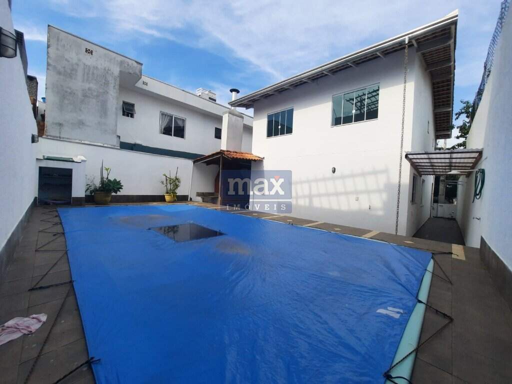 Casa à venda no Centro: