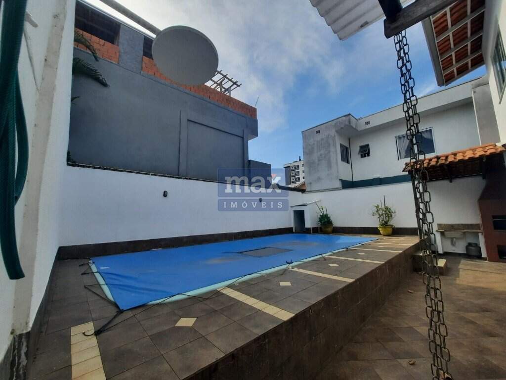 Casa à venda no Centro: