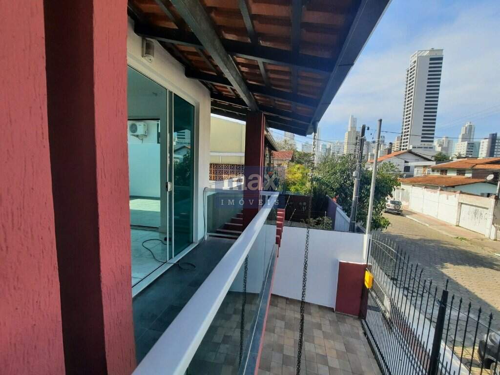 Casa à venda no Centro: