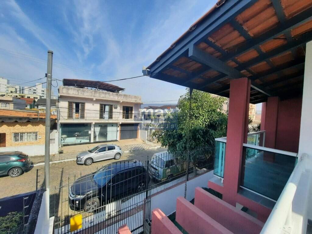 Casa à venda no Centro: