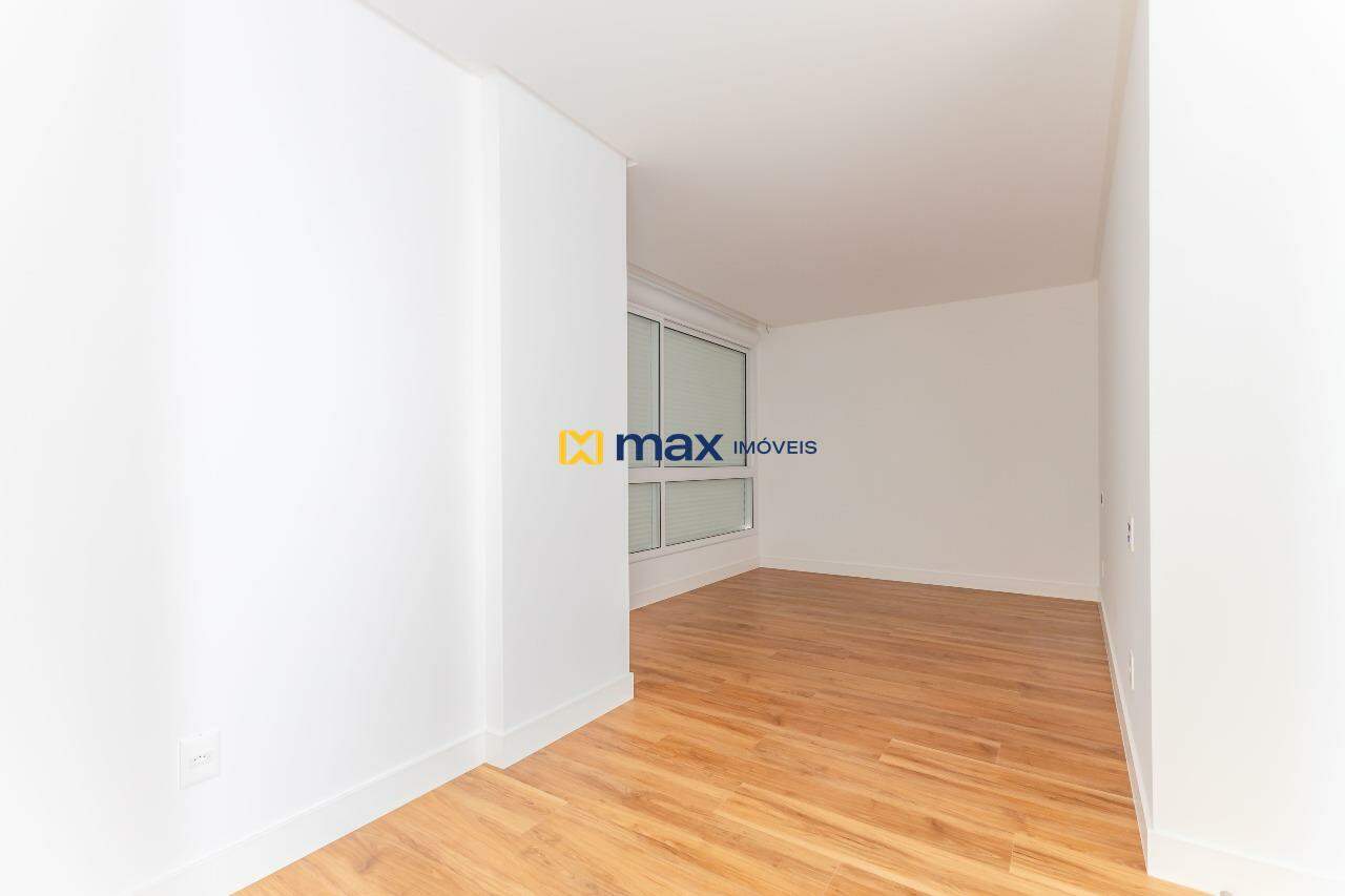 Apartamento à venda no Praia Brava: Suíte 3