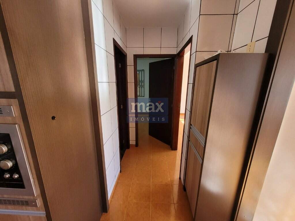 Casa à venda no São Vicente: Corredor acesso quartos