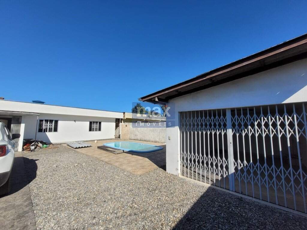 Casa à venda no São Vicente: Frente + Piscina 