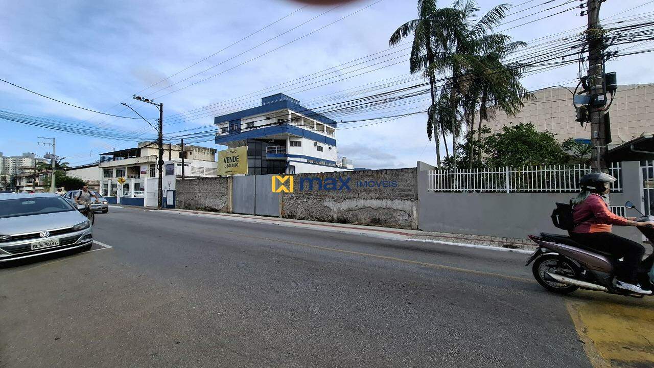 Terreno à venda no São João: Terreno