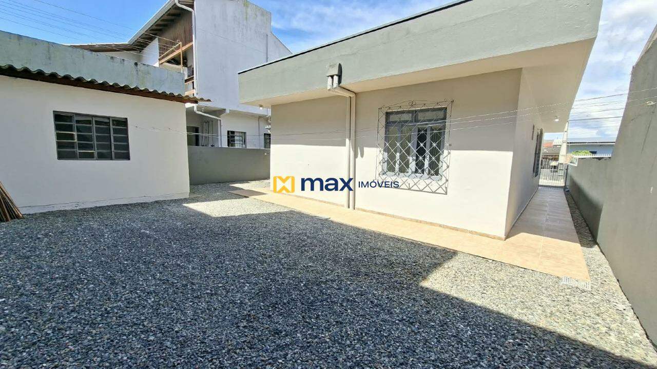 Casa para aluguel no São Vicente: Quintal