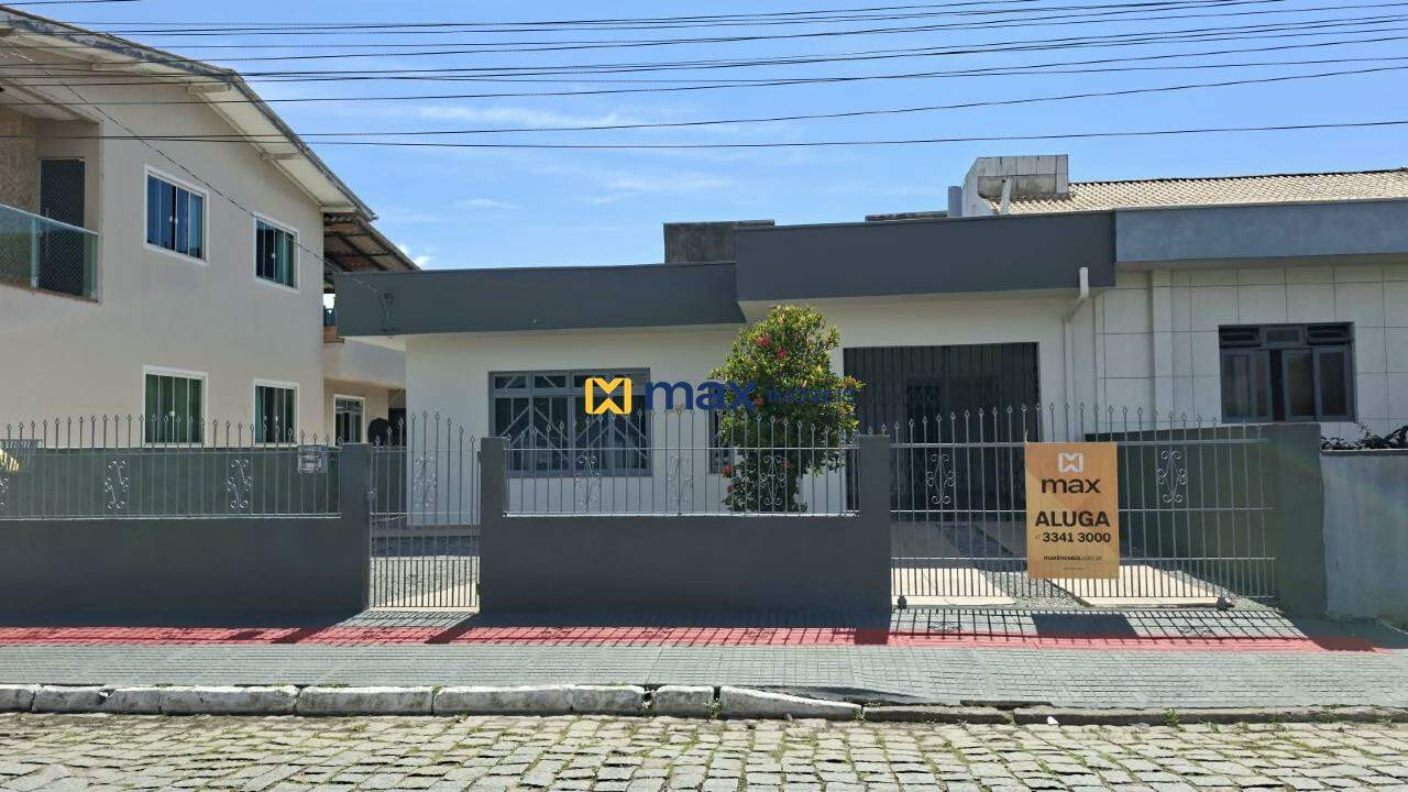 Casa para aluguel no São Vicente: Fachada