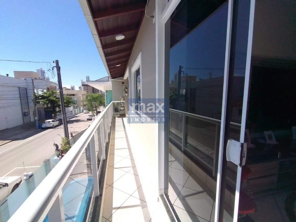 Casa à venda no Nações: