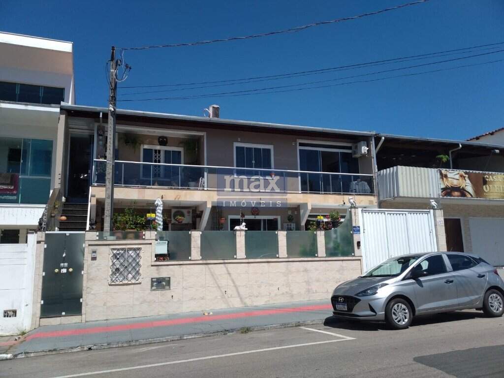 Casa à venda no Nações: 