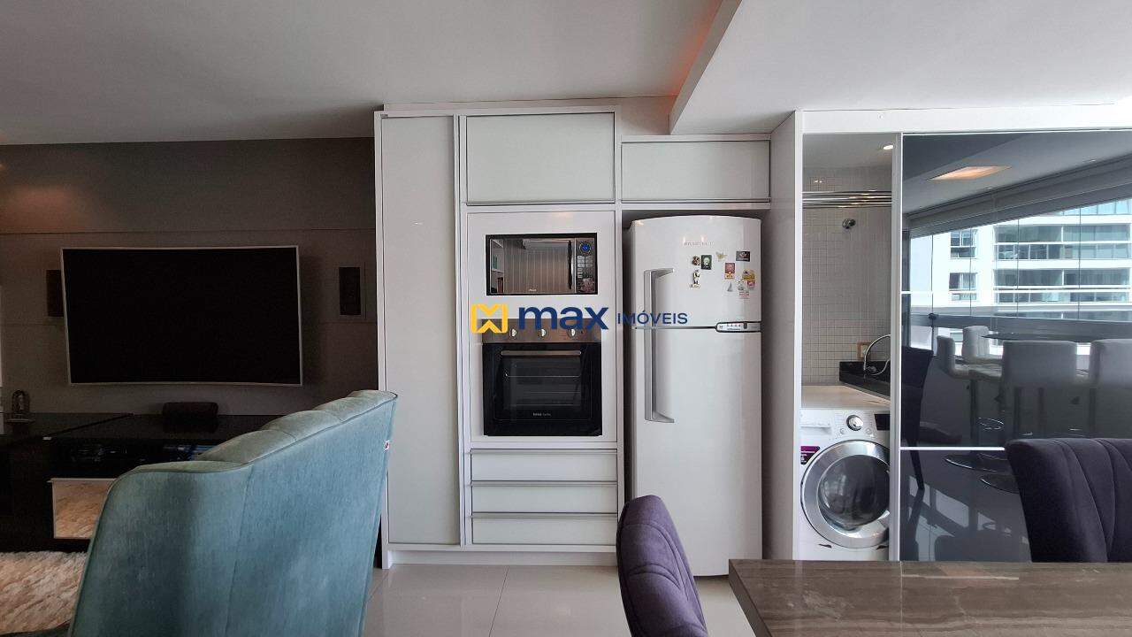 Apartamento à venda no Praia Brava: Living integrado 