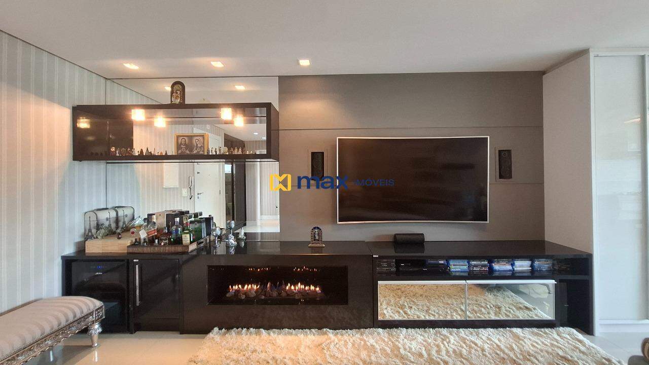 Apartamento à venda no Praia Brava: Lareira