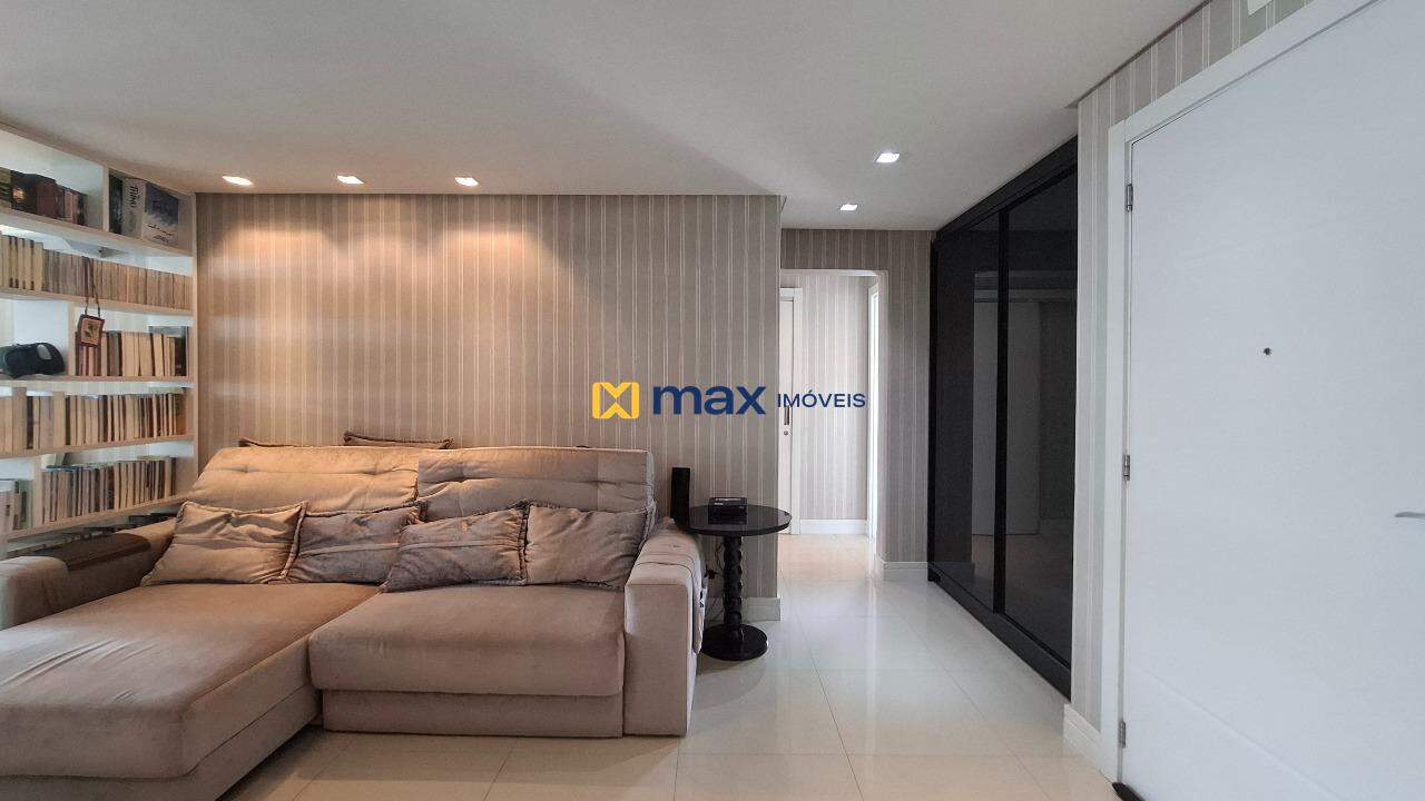 Apartamento à venda no Praia Brava: Sala