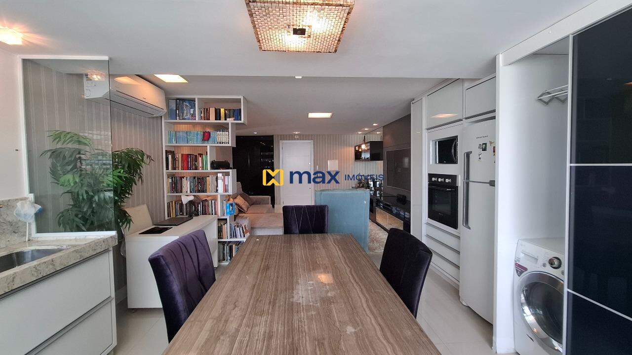 Apartamento à venda no Praia Brava: Living integrado 