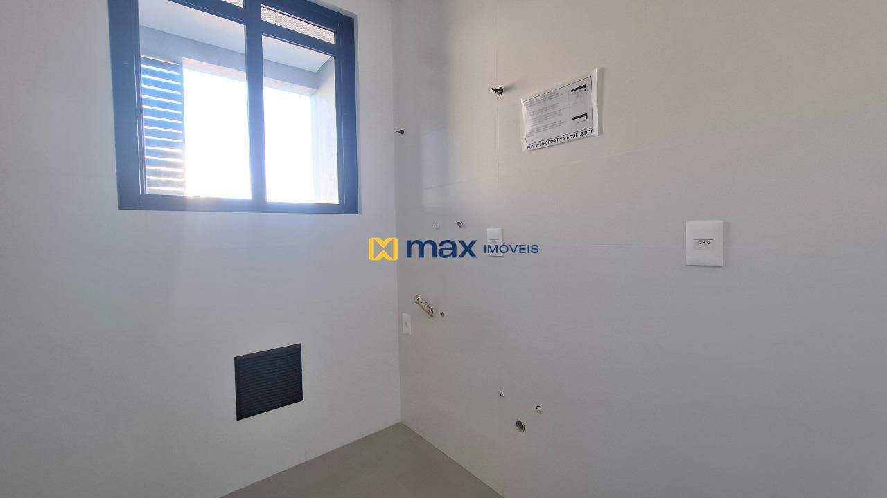 Apartamento à venda no Praia Brava: Área de serviço
