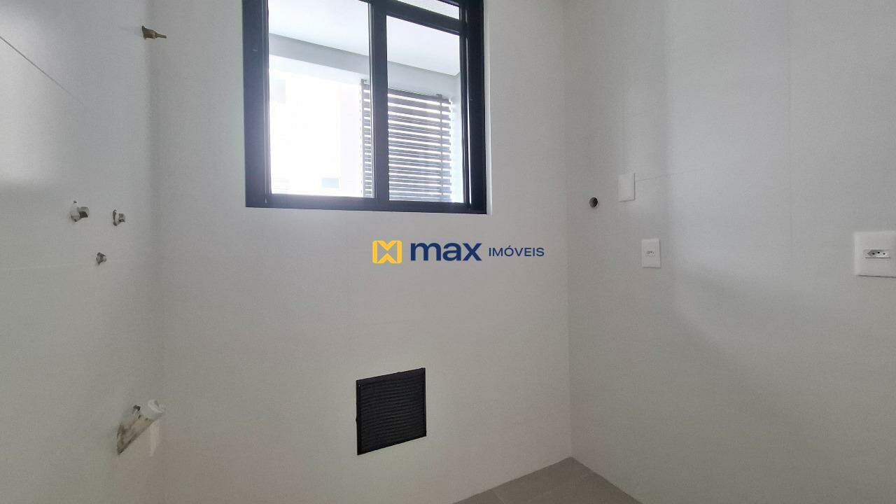Apartamento à venda no Praia Brava: Área de serviço