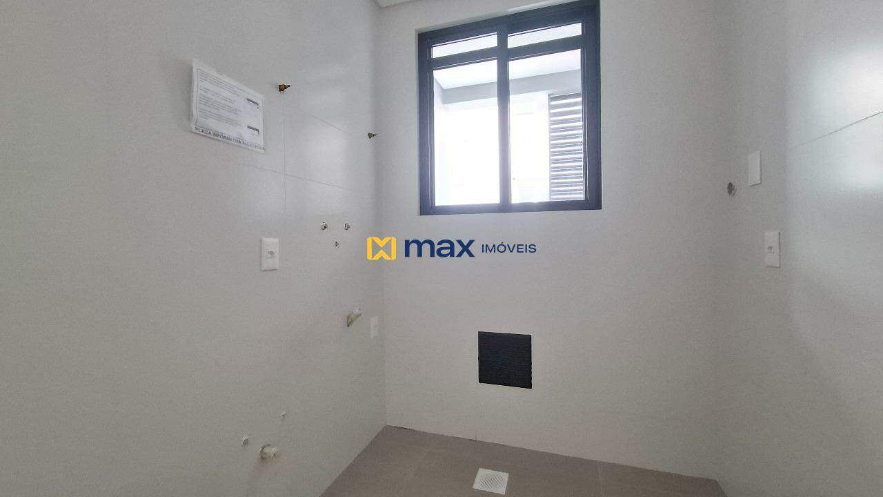 Apartamento à venda no Praia Brava: Área de serviço