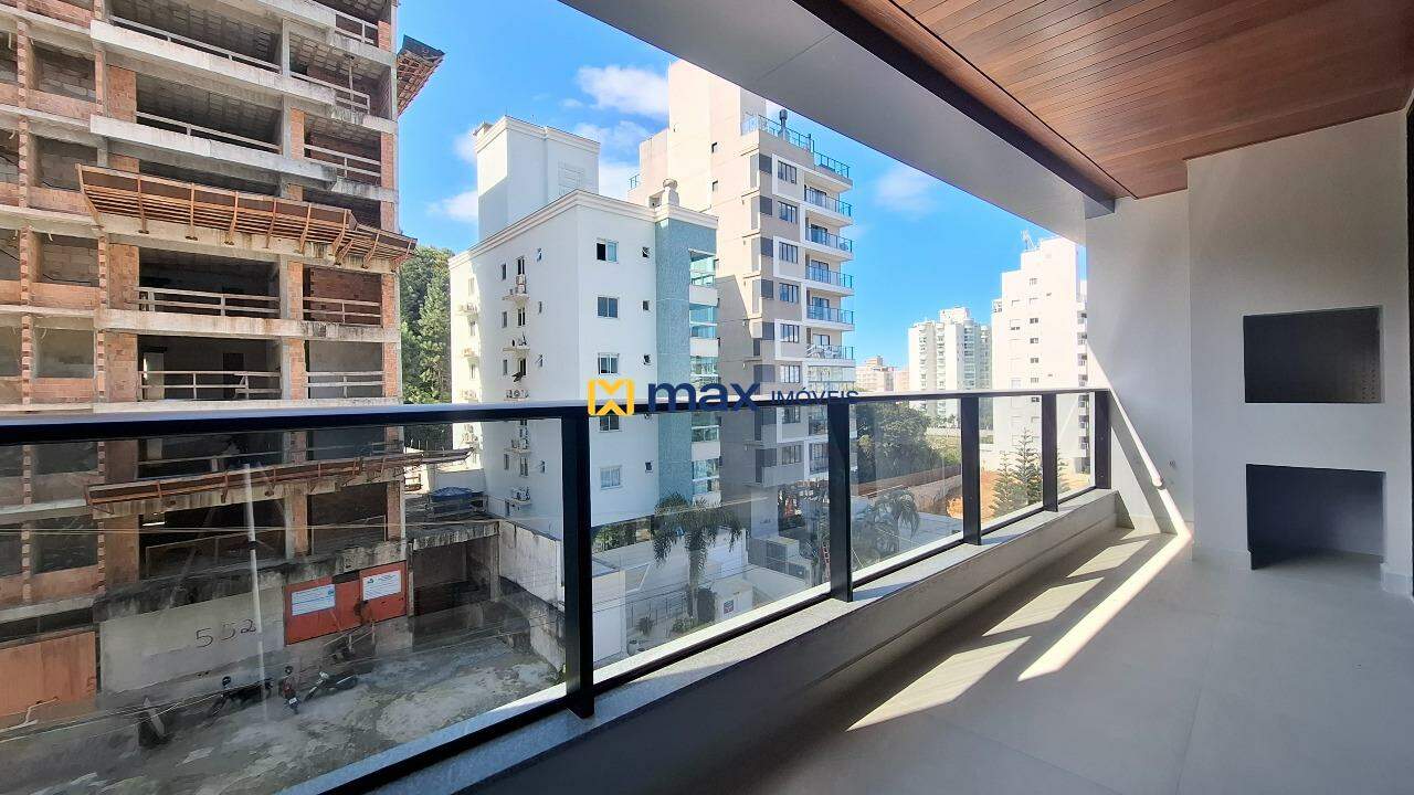 Apartamento à venda no Praia Brava: Sacada com churrasqueira