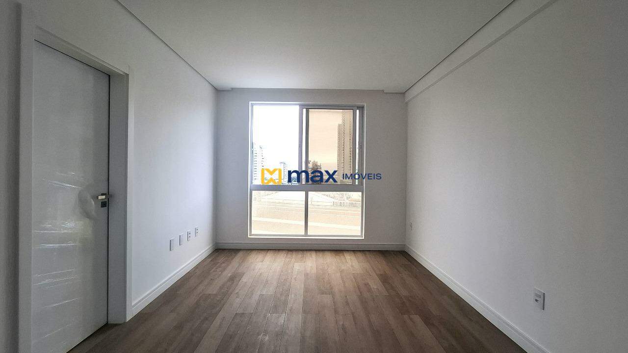 Apartamento à venda no Fazenda: Suíte