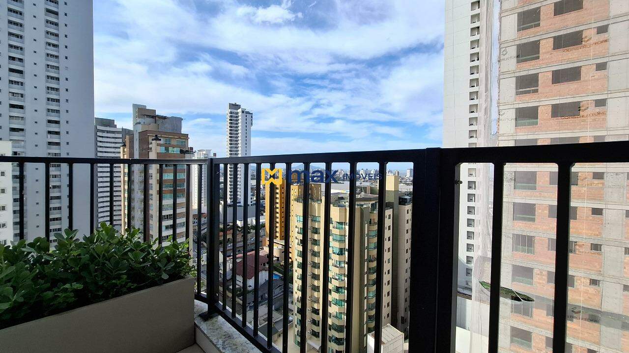 Apartamento à venda no Fazenda: Sacada com churrasqueira
