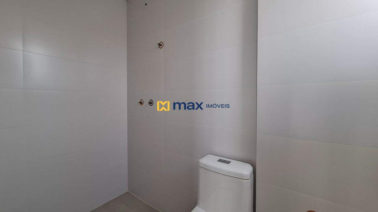 Apartamento à venda no Fazenda: Banheiro suíte