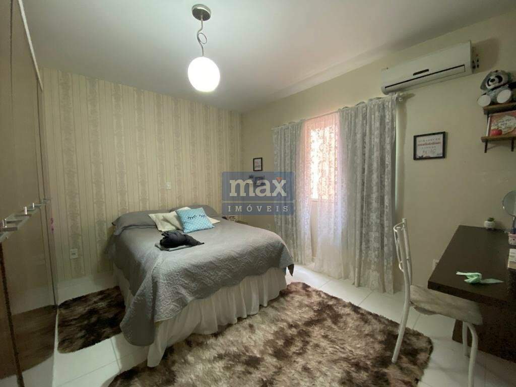 Casa à venda no Centro: 