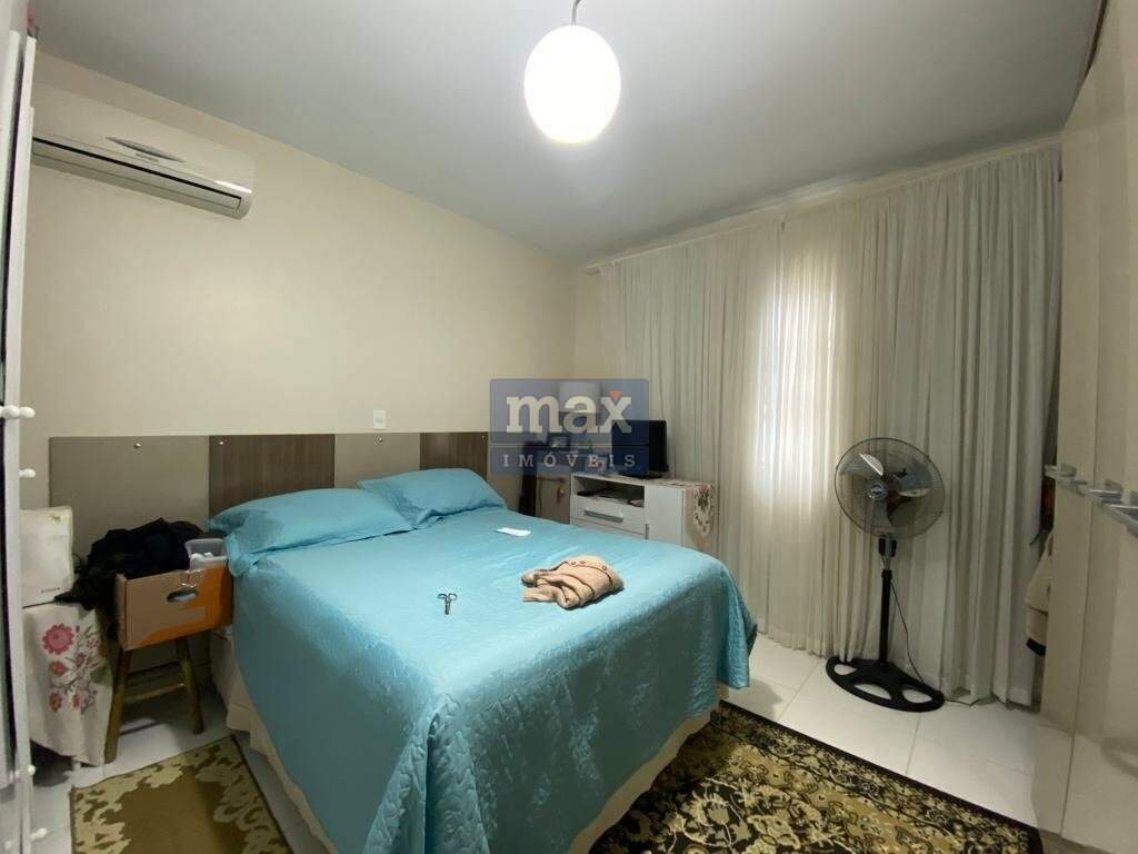 Casa à venda no Centro: 
