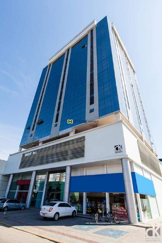 Sala à venda no Centro: 