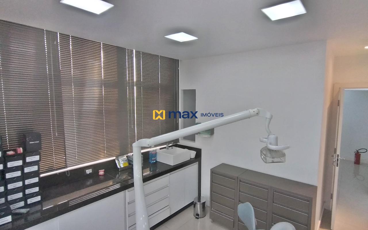 Sala à venda no Centro: 