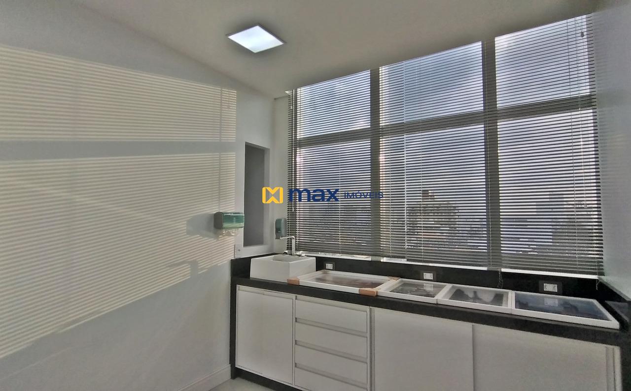 Sala à venda no Centro: 