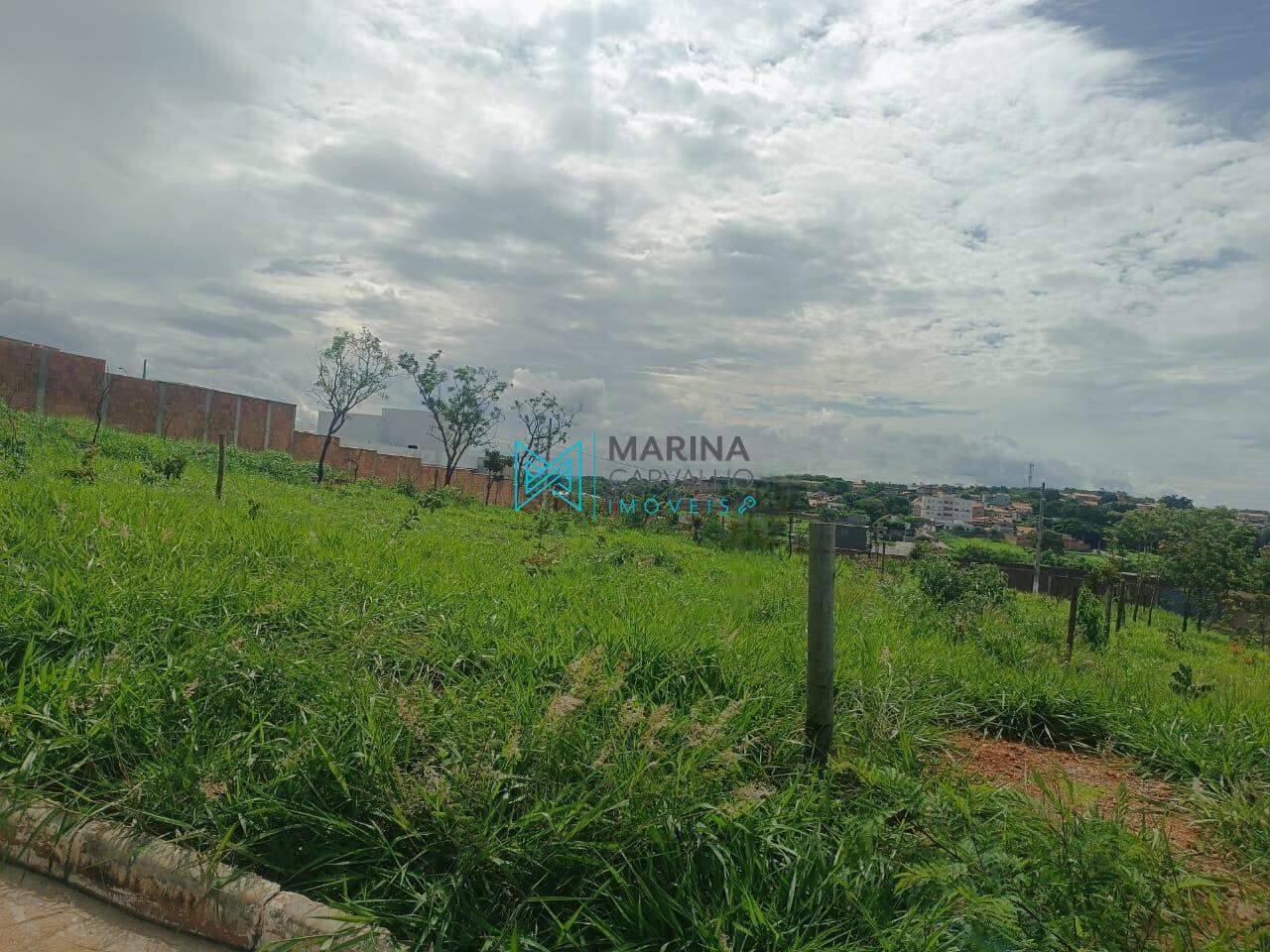 Lote à venda no Vila dos Ipês: 