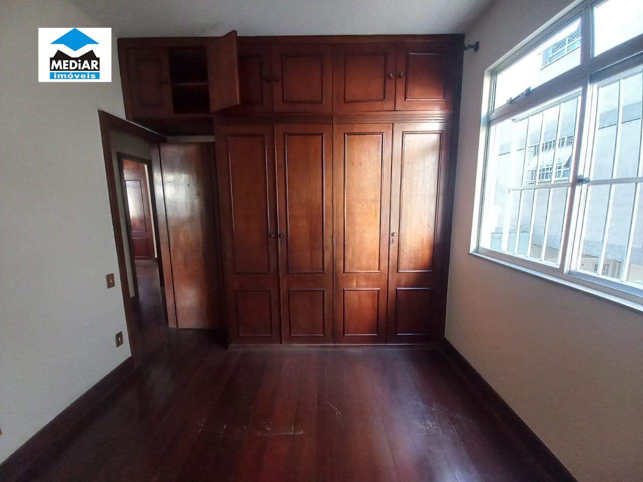 Apartamento para alugar com 3 quartos, 85m² - Foto 13