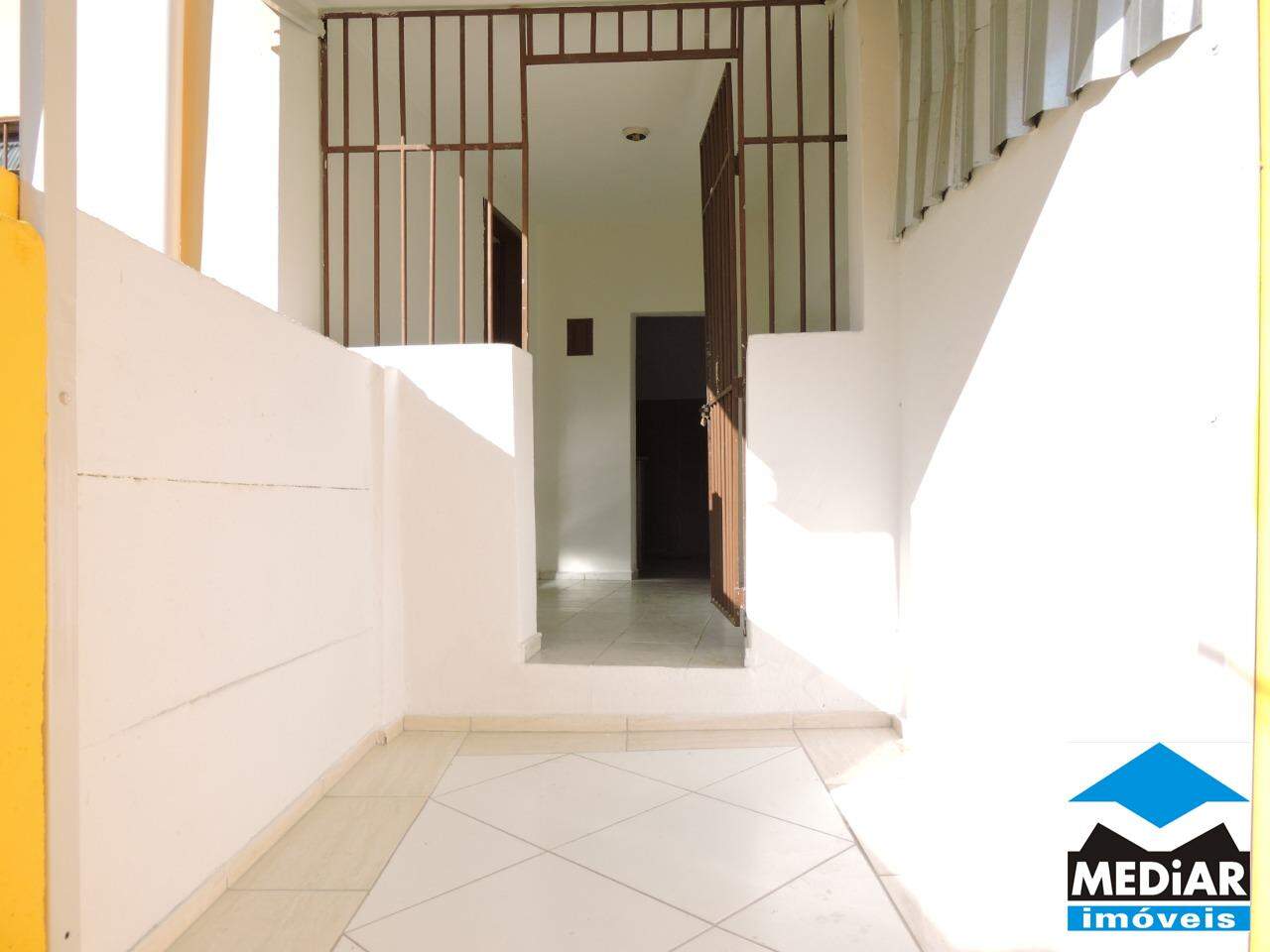 Casa para alugar com 2 quartos, 45m² - Foto 14