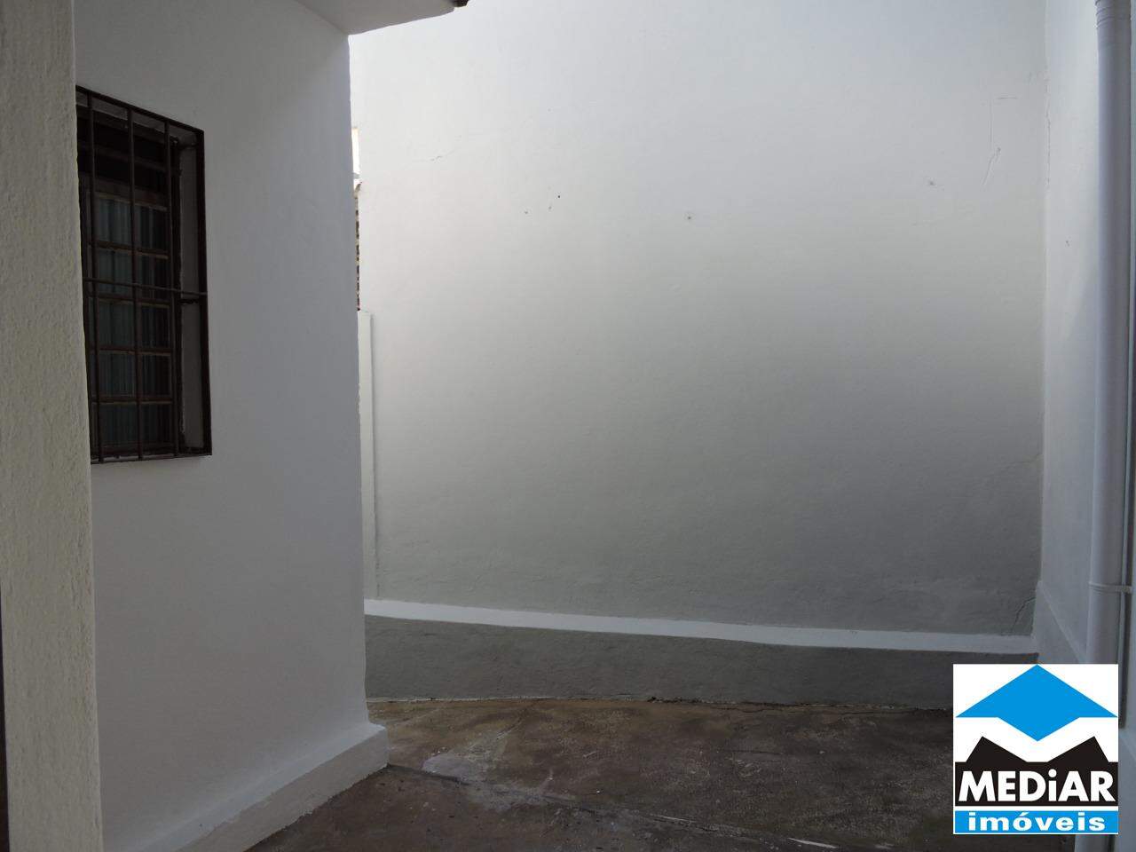 Casa para alugar com 2 quartos, 45m² - Foto 13