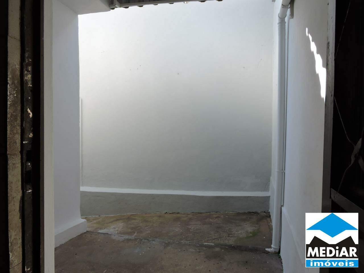 Casa para alugar com 2 quartos, 45m² - Foto 11