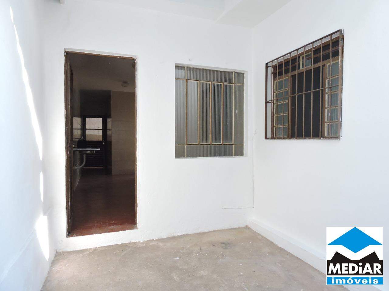 Casa para alugar com 2 quartos, 45m² - Foto 10