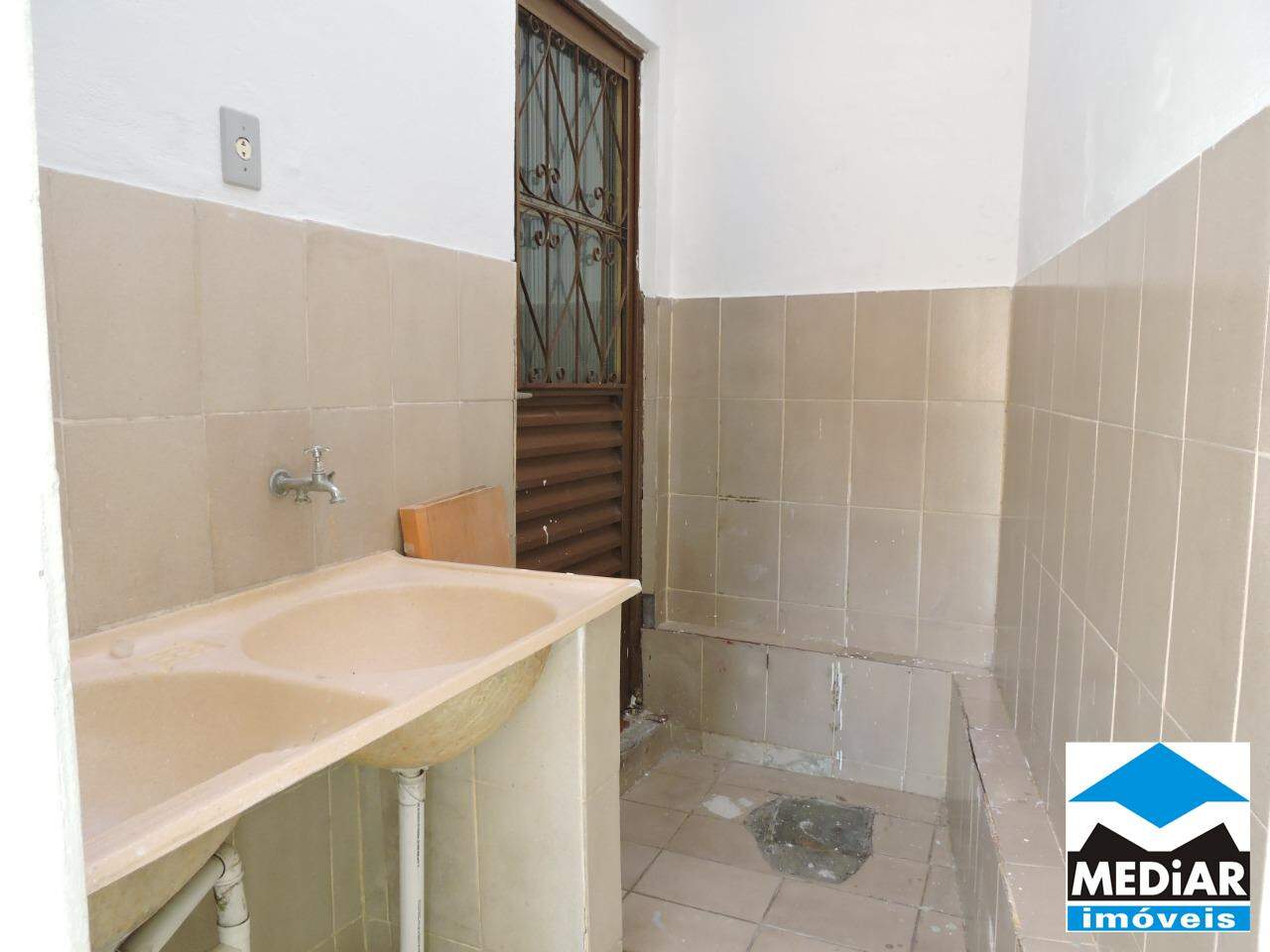 Casa para alugar com 2 quartos, 45m² - Foto 16