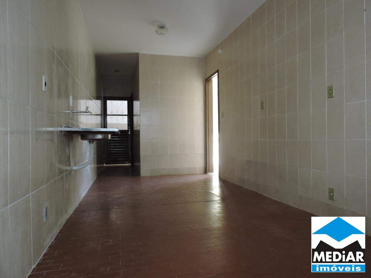 Casa para alugar com 2 quartos, 45m² - Foto 7