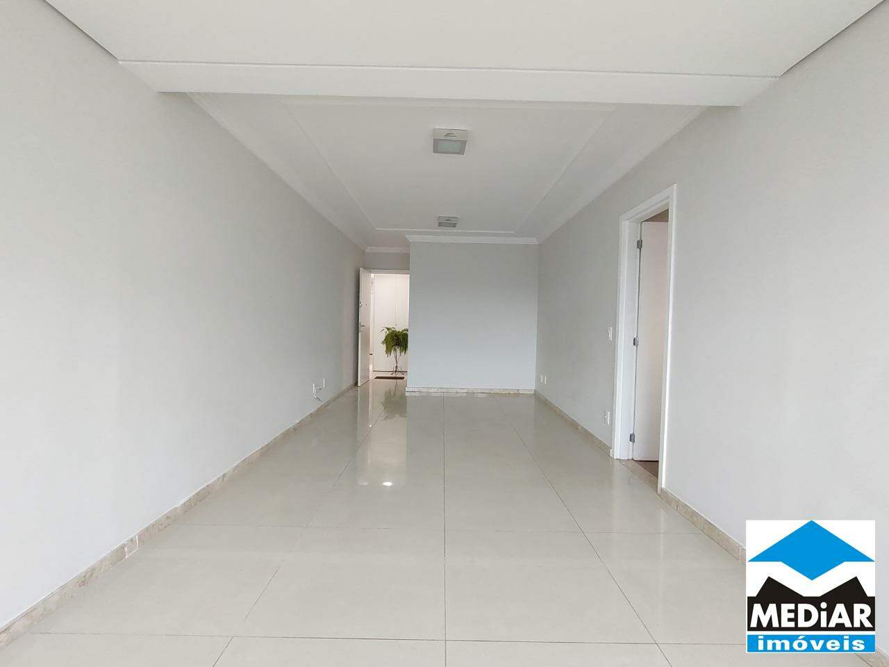 Apartamento para alugar com 3 quartos, 82m² - Foto 3